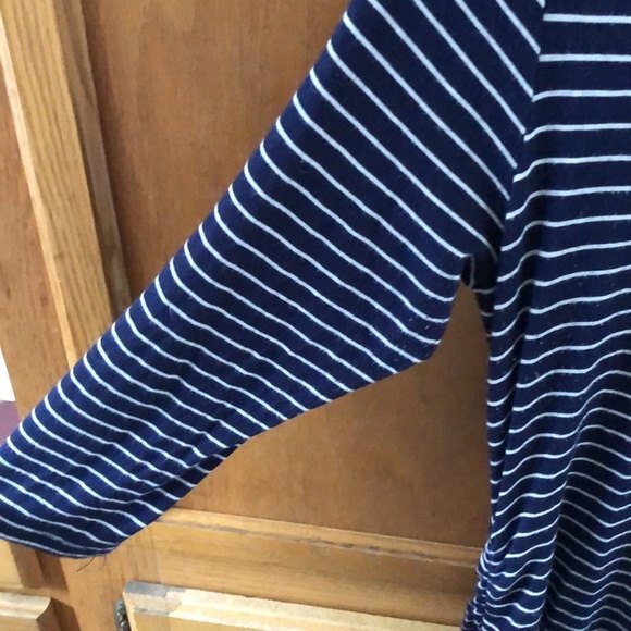 Ruby and lace maternity dress - Picture 4 of 5